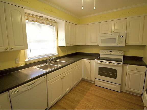 4th image of 7821 Sagebrook Rd