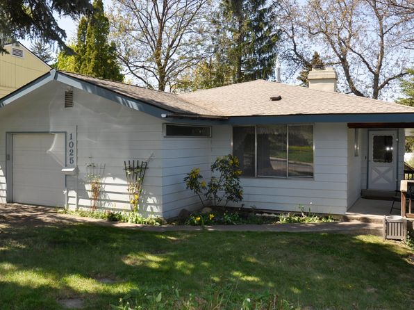 1025 NE Creston Ln, Pullman, WA 99163