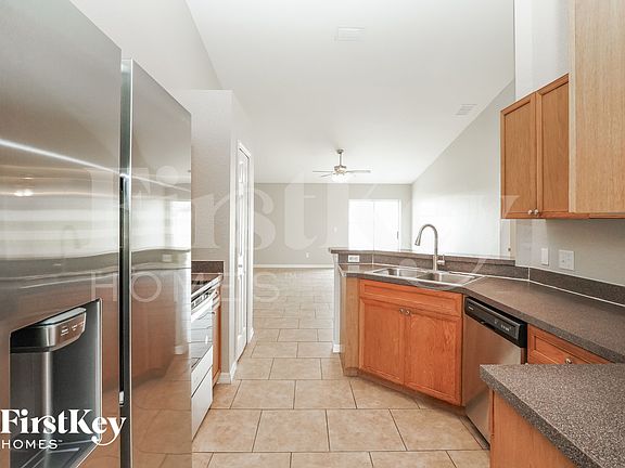 4th image of 211 Grouper Ct