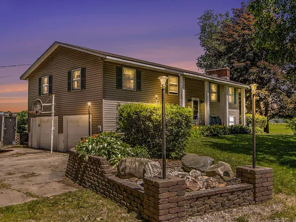 19512 Wittenberg Rd, Constantine, MI 49042