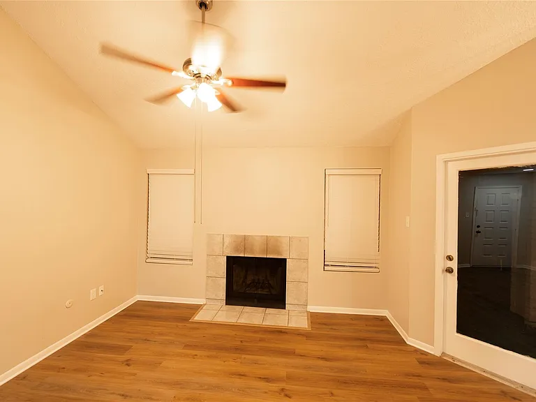 2021 Spenwick Dr #624 — Photo 3