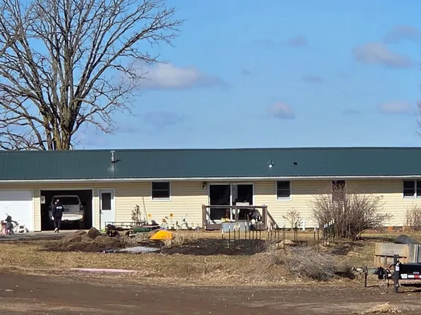 1337 Mahogany St, Braham, MN 55006