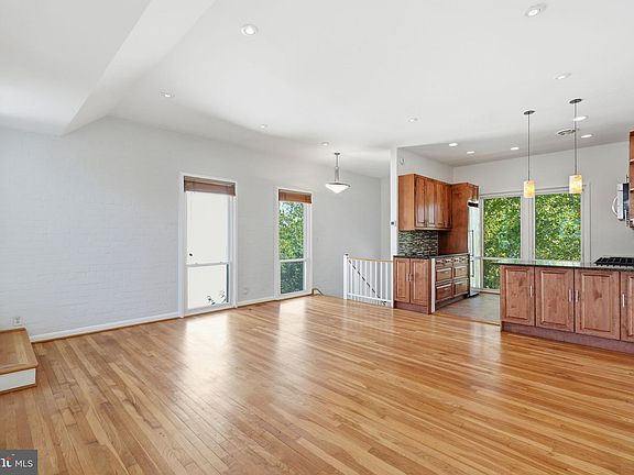 5th image of 277 G St SW #142