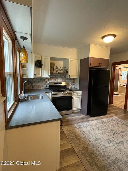 3rd image of 183 Brookside Avenue