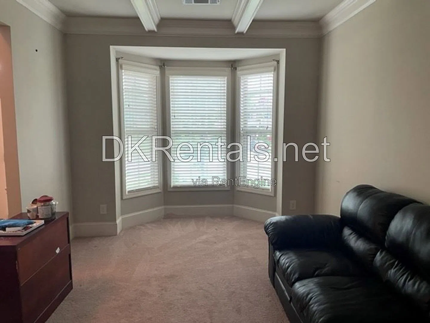 6 bed, 4.0 bath, 4100 sqft, $3,700 — Photo 4
