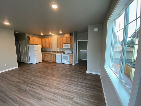 5th image of 1023-1025 Coburg Rd #5