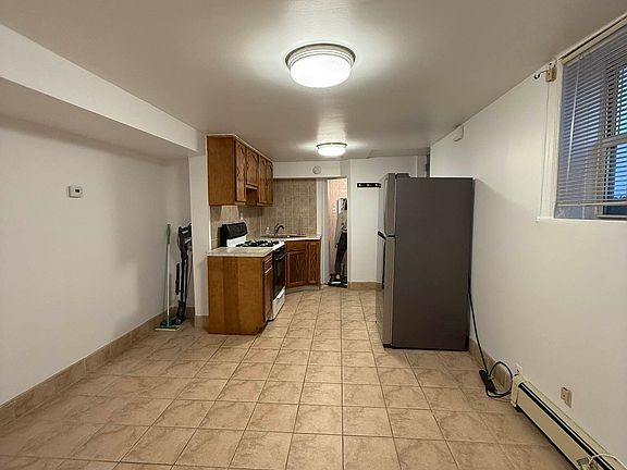 3rd image of 23-54 Crescent St #G