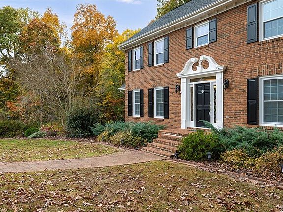 5th image of 350 Barrington Park Ln