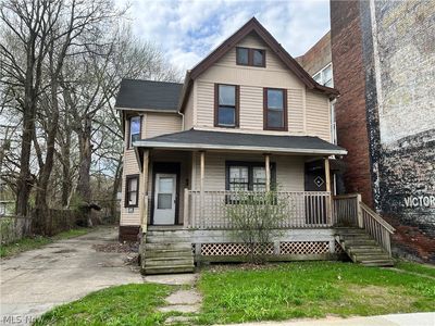 8306 Cedar Ave, Cleveland, OH, 44103