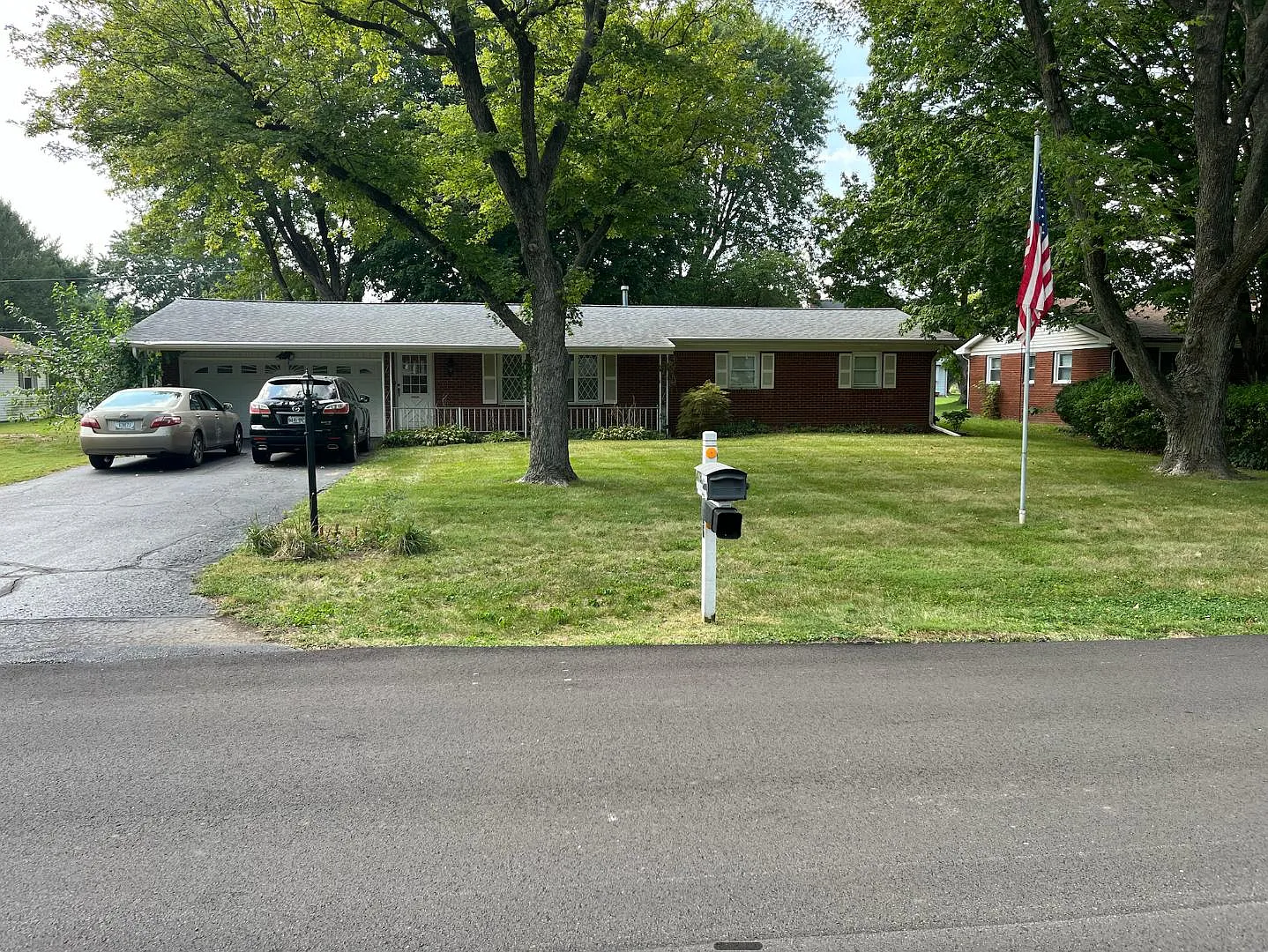 473 Woodview Dr — Photo 1