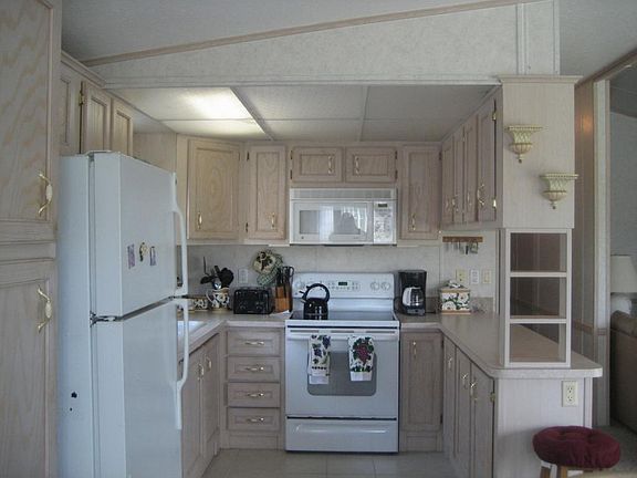 3rd image of 6697 SE 51st St