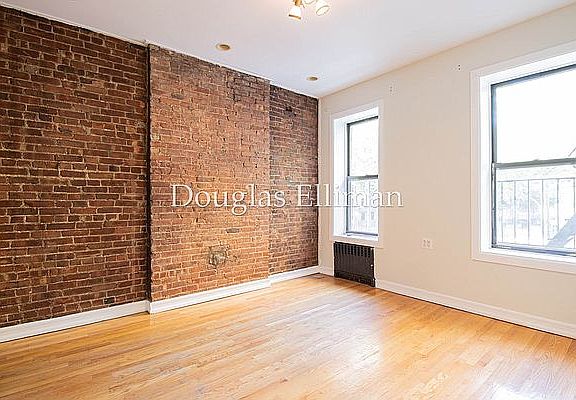 2nd image of 416 W 20th St APT 2