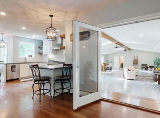 40 Mourning Dove Dr, North Kingstown, RI 02852