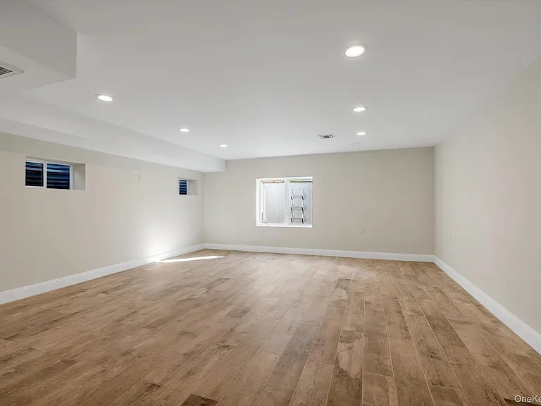 68 Edgewood Rd #B — Photo 18