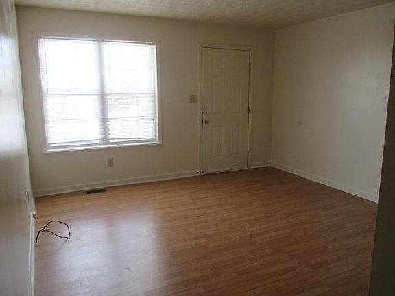 2nd image of 522 Bell Place Dr