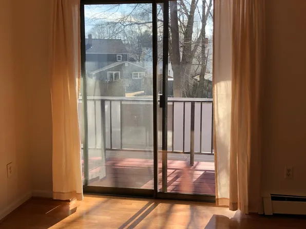 3 Richardson St APT E4, Wakefield, MA 01880