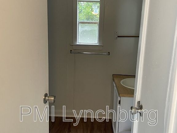 4th image of 102 Sue Dr