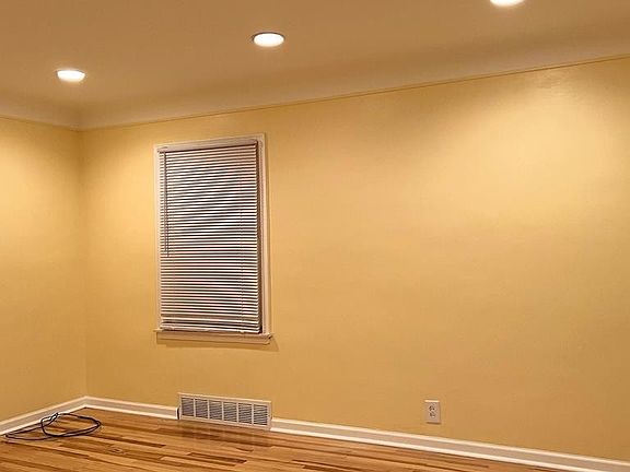 3rd image of 20314 Greydale Ave