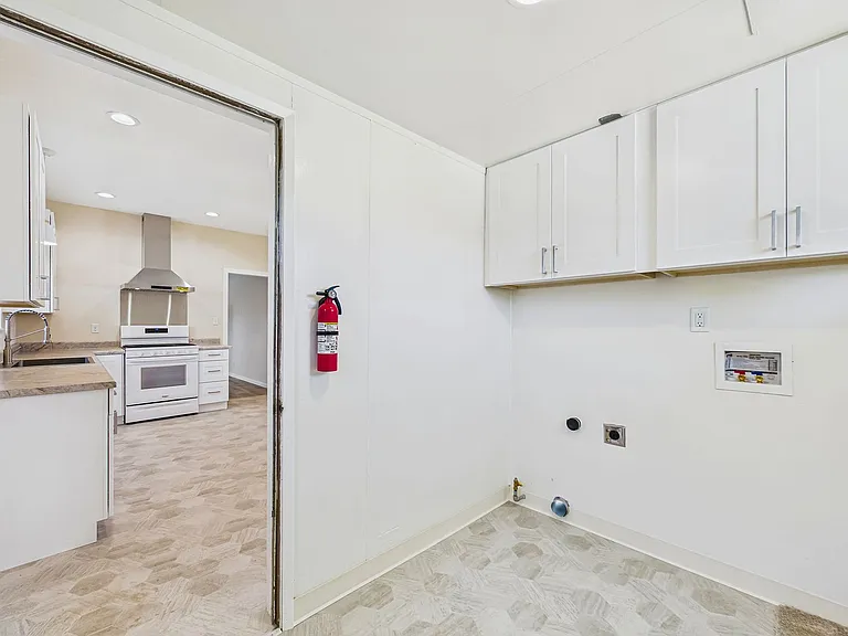 3325 F St — Photo 7