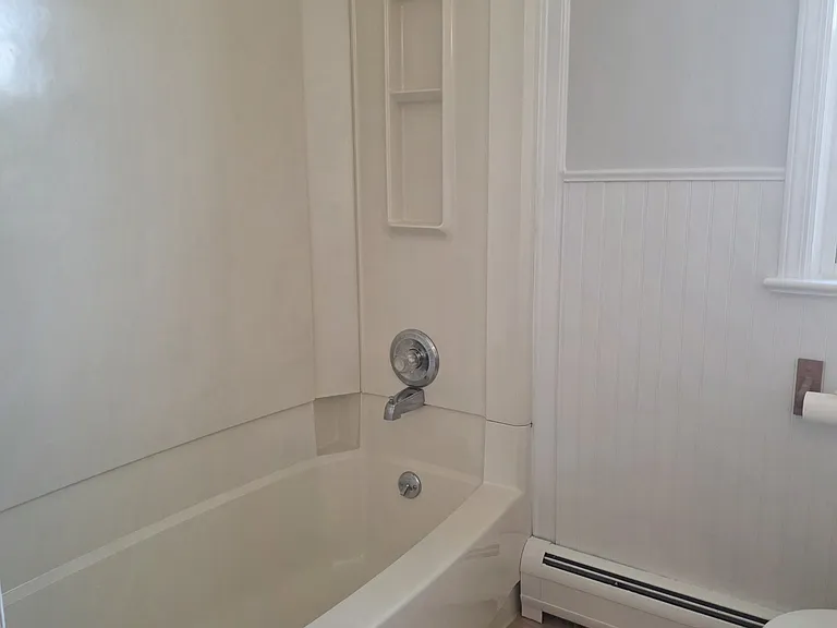 633 10th St #2 — Photo 5