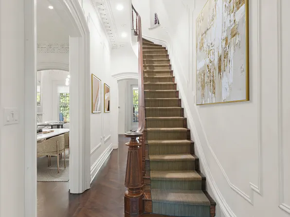 42 South Portland Avenue image 4 of 28