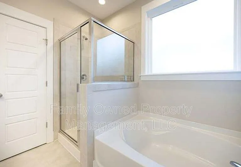 225 Whirlaway Dr — Photo 11