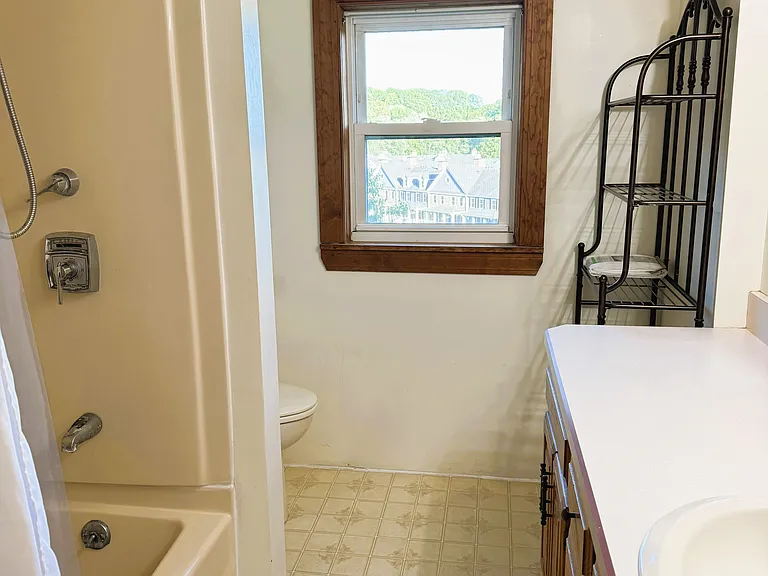 full bath on 2nd floor