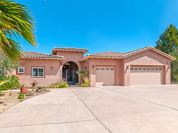 3rd image of 10470 Cerveza Dr