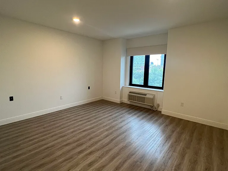 211 Baldwin Ave #207 — Photo 9