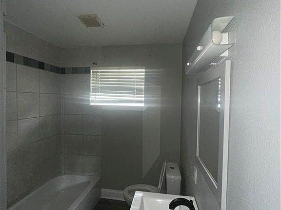 4th image of 4963-65 Camelia St