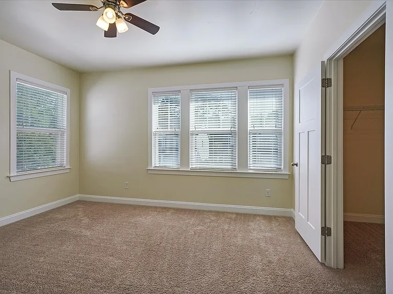 1309 Enfield Ln — Photo 36