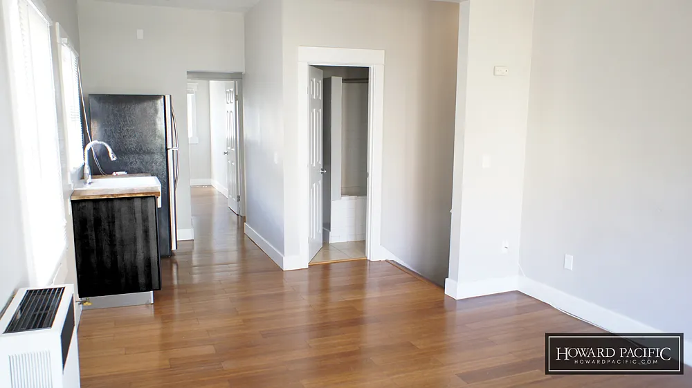 432 E 6TH ST Raymond Dee - 436 — Photo 2