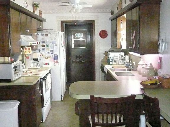 4th image of 4614 SE Brighton Dr