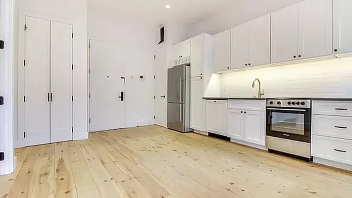 Rented by Nooklyn NYC LLC | media 19