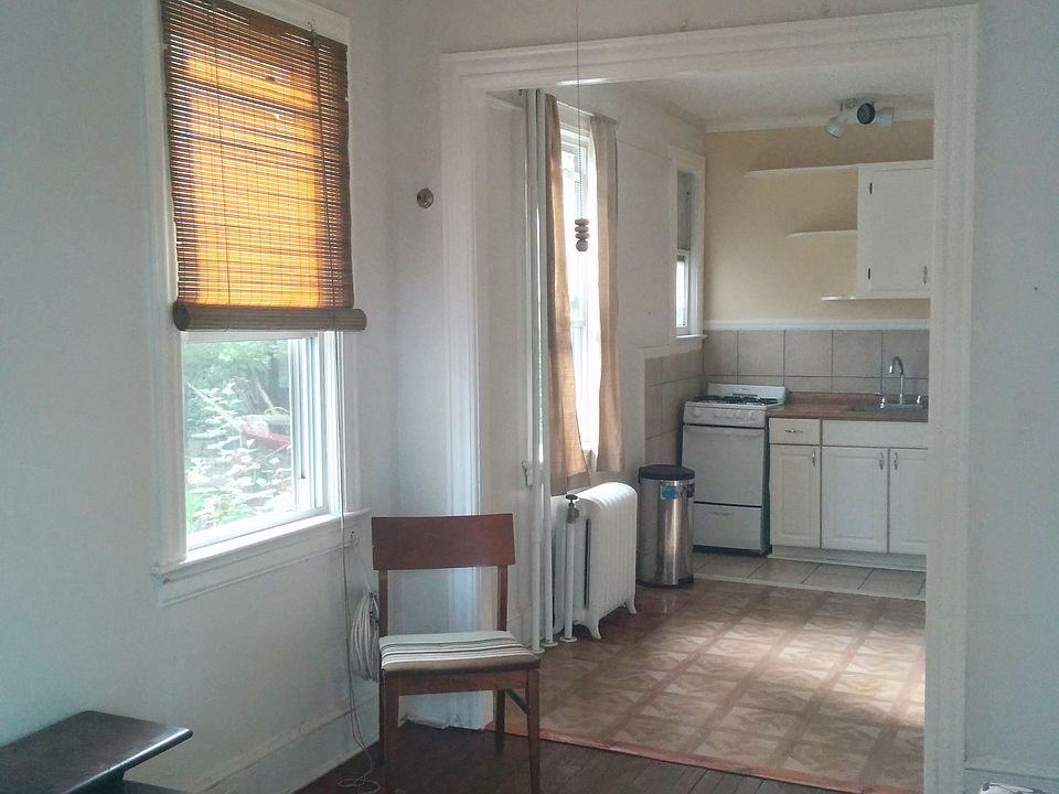1st image of 35 Willis Ave