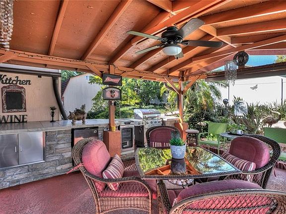 3rd image of 33 Sweetwater Creek Cir