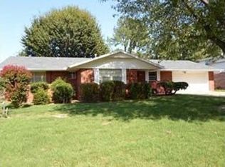 2014 Oak Hill Dr, Springdale, AR 72762