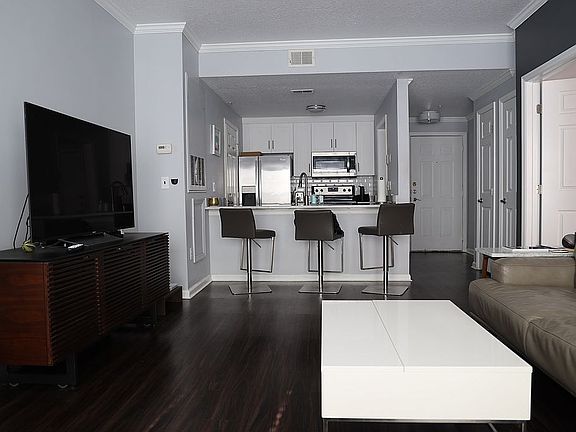 5th image of 800 S Dakota Ave APT 308