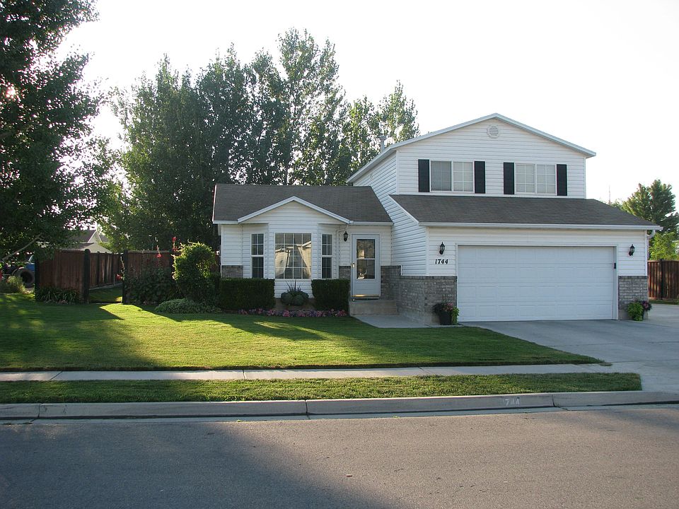 1st image of 1744 N 1975 W