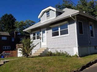 725 Hoffnagle St, Philadelphia, PA 19111