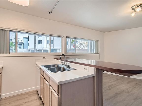4th image of 833 Capistrano Pl APT C