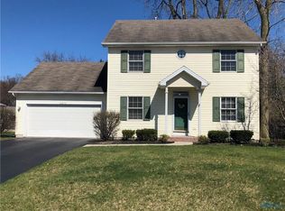 4210 Meadow Green Dr, Sylvania, OH 43560