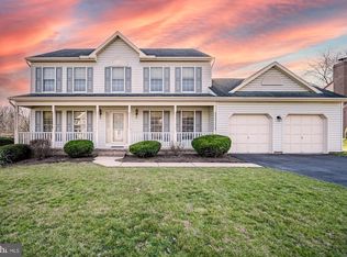1740 Deamerlyn Dr, York, PA 17406