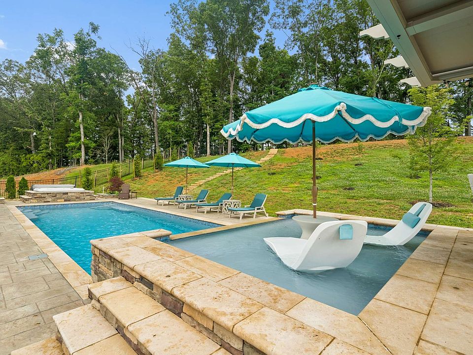 1st image of 7327 Buckhorn Ct