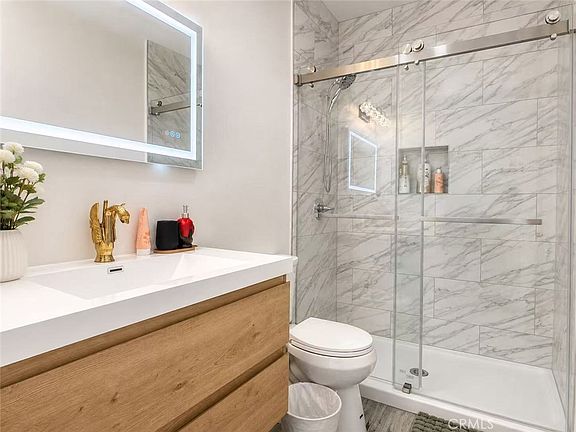 5th image of 559 E Juanita Ave #B