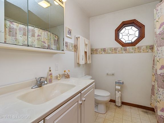 5th image of 103 Horseshoe Dr
