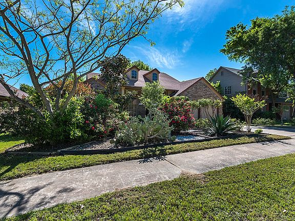 5th image of 703 Canyon Bend Dr
