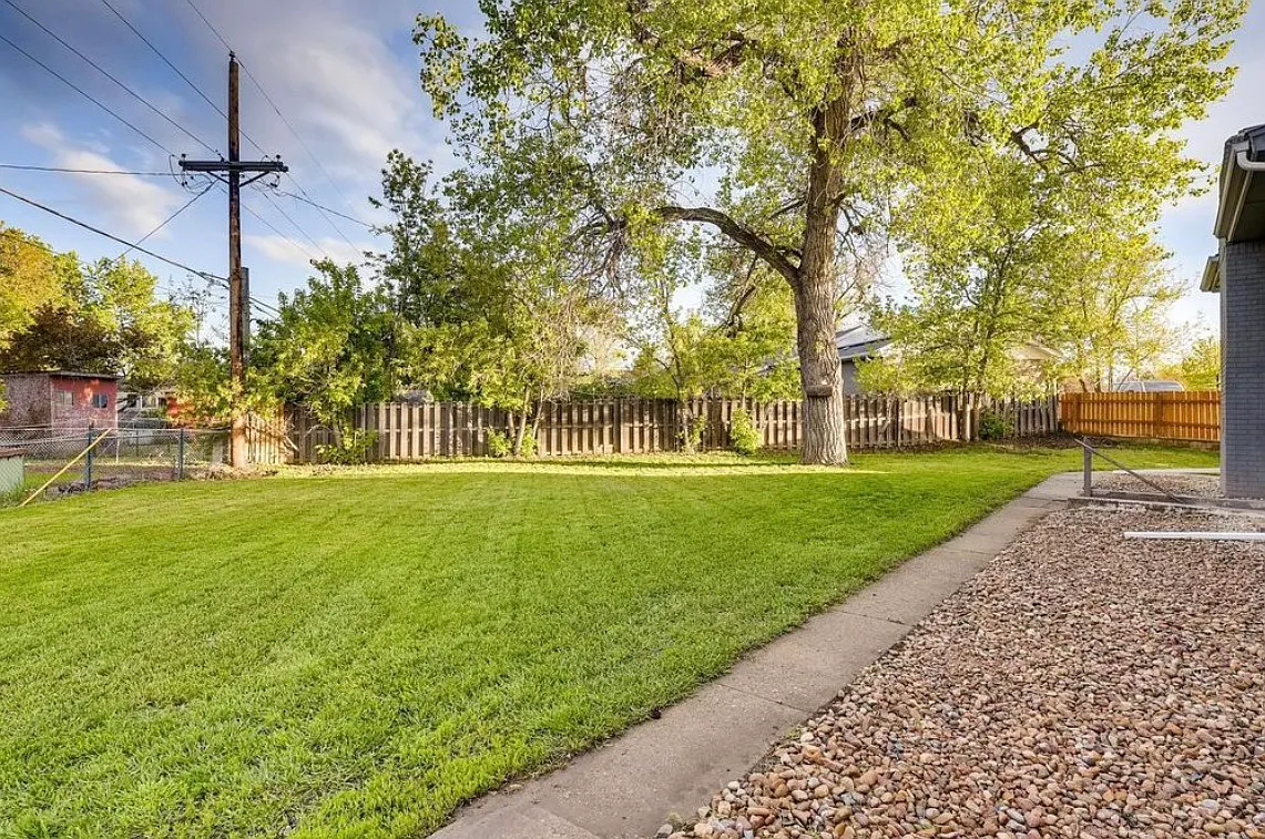 4 bed, 2700 sqft, $3,500 — Photo 2