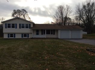 75 Scofield Rd, Honeoye Falls, NY 14472