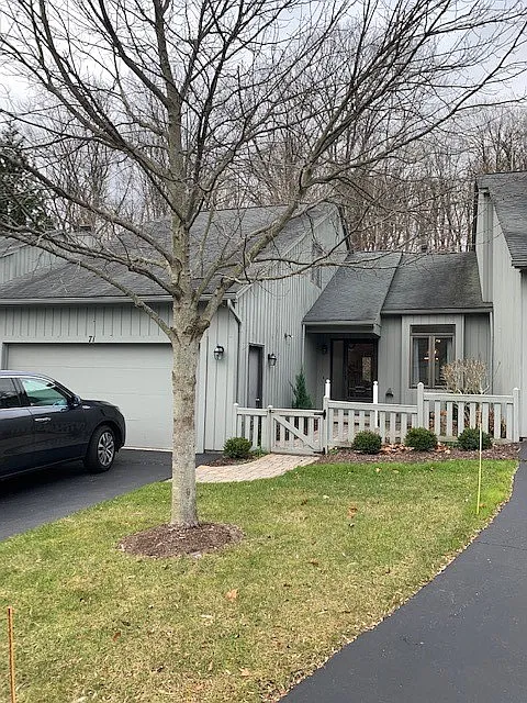 71 Winding Creek Ln